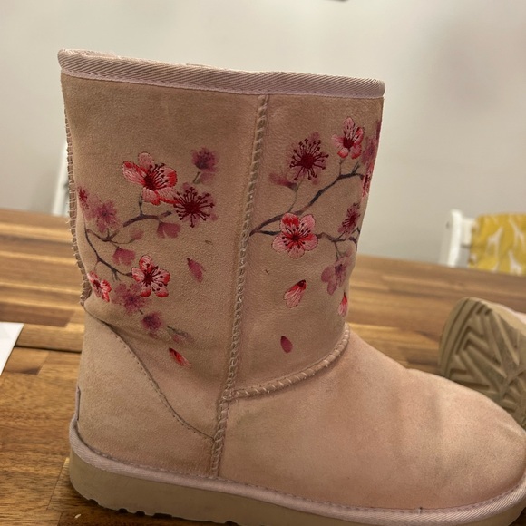 UGG Pink Floral Cherry Blossom Women's Winter Boots - Picture 3 of 7
